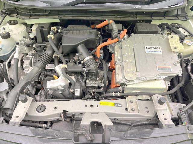 キックス Ｘ　ＳＤナビ　全周囲カメラ　衝突被害軽減システム　禁煙車　ハーフレザーシート　ドラレコ　コーナーセンサー　スマートキー　ＬＥＤヘッド　ビルトインＥＴＣ　純正１７インチアルミ　車線逸脱警報　オートライト（18枚目）