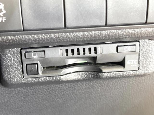 カローラスポーツ ハイブリッドＧ　Ｚ　ＳＤナビ　バックカメラ　衝突被害軽減システム　禁煙車　ハーフレザーシート　ドラレコ　コーナーセンサー　スマートキー　ＬＥＤヘッド　ビルトインＥＴＣ　純正１８インチアルミ　オートハイビーム（7枚目）