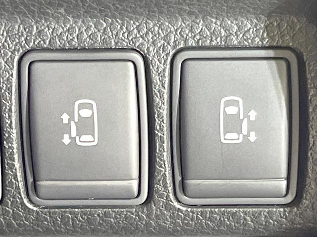 エルグランド 250ハイウェイスター 両側電動 純正8型ナビ フリップダウンモニター バックカメラ 禁煙車 スマートキー HIDヘッド ビルトインETC クルコン 純正18インチアルミ オートライト デュアルエアコン リアエアコン(4枚目)