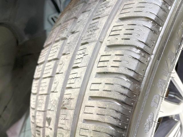 エルグランド 250ハイウェイスター 両側電動 純正8型ナビ フリップダウンモニター バックカメラ 禁煙車 スマートキー HIDヘッド ビルトインETC クルコン 純正18インチアルミ オートライト デュアルエアコン リアエアコン(32枚目)