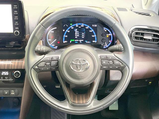 ヤリスクロス ハイブリッドZ 禁煙車 モデリスタエアロ 純正8型ナビ 全周囲カメラ 衝突被害軽減システム レーダークルーズ ハーフレザーシート パワーシート ドラレコ コーナーセンサー スマートキー LEDヘッド ETC2.0(10枚目)