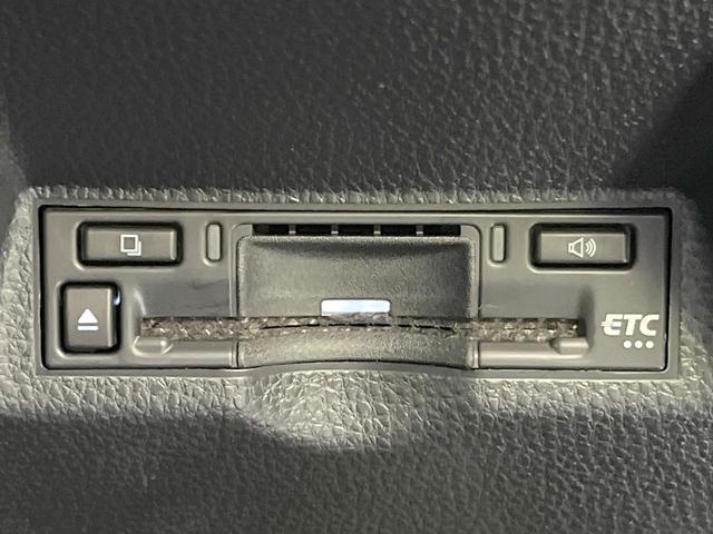 ヤリスクロス ハイブリッドZ 禁煙車 純正8型ディスプレイオーディオ+ 全周囲カメラ ドラレコ 衝突被害軽減システム スマートキー LEDヘッド ビルトインETC 純正18インチアルミ オートハイビーム フルセグ(5枚目)