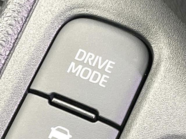 ヤリスクロス ハイブリッドZ 禁煙車 純正8型ディスプレイオーディオ+ 全周囲カメラ ドラレコ 衝突被害軽減システム スマートキー LEDヘッド ビルトインETC 純正18インチアルミ オートハイビーム フルセグ(42枚目)