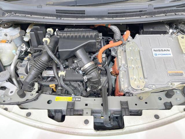 ノート e-パワーニスモ 禁煙車 純正SDナビ 全周囲カメラ 衝突被害軽減システム レーダークルーズ ドラレコ コーナーセンサー スマートキー LEDヘッド ETC 純正15インチアルミ オートハイビーム 車線逸脱警報(18枚目)