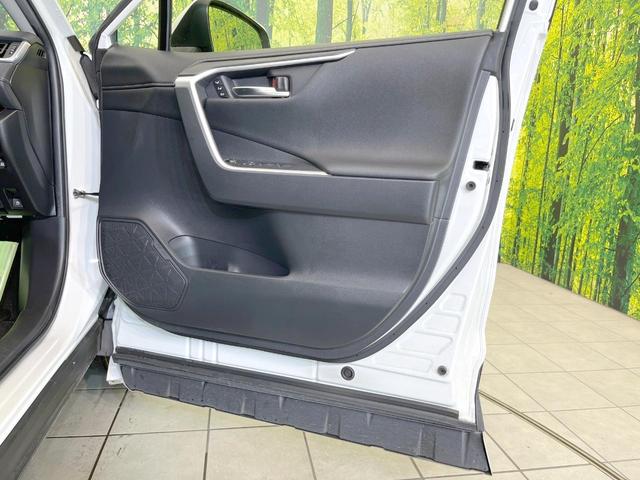 ＲＡＶ４ ハイブリッドＧ　４ＷＤ　サンルーフ　フルエアロ　全周囲カメラ　衝突被害軽減システム　レーダークルーズ　禁煙車　パワーシート　ドラレコ　コーナーセンサー　スマートキー　ＬＥＤヘッド　ビルトインＥＴＣ（44枚目）