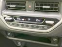 【オートエアコン】一度お好みの温度に設定すれば、車内の温度を検知し風量や温度を自動で調整。暑い…寒い…と何度もスイッチ操作をする必要はありません。快適な車内空間には必須の機能ですね♪