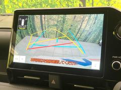 【バックカメラ】駐車時に後方がリアルタイム映像で確認できます。大型商業施設や立体駐車場での駐車時や、夜間のバック時に大活躍！運転スキルに関わらず、今や必須となった装備のひとつです！ 4