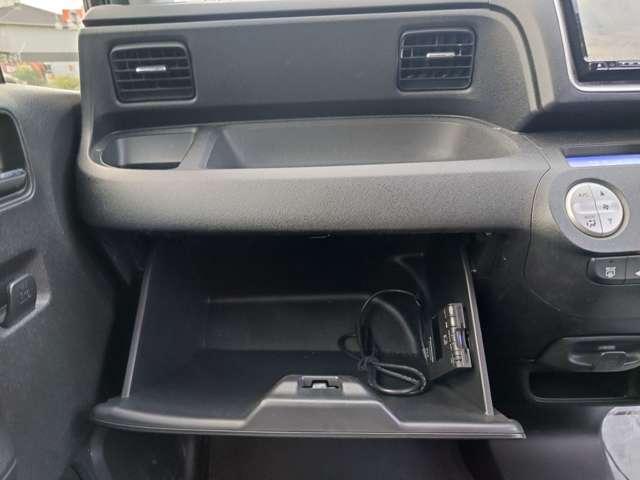 ライフ ディーバ 禁煙 ナビTV Bカメ スマキ― ETC AAC フォグ サイドバイザー(32枚目)