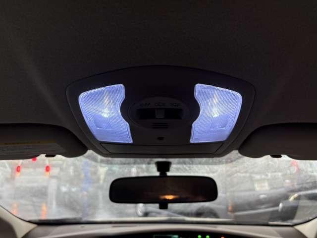 プリウス Ｓツーリングセレクション　禁煙　ナビＴＶ　Ｂカメラ　ＥＴＣ　スマキ―　エアロ（35枚目）