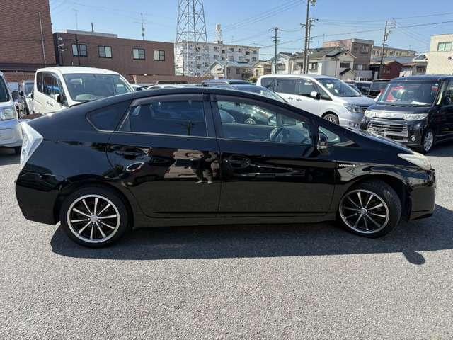 プリウス Ｓ　禁煙　ナビＴＶ　スマキ―　ＥＴＣ　社外ＡＷ（7枚目）