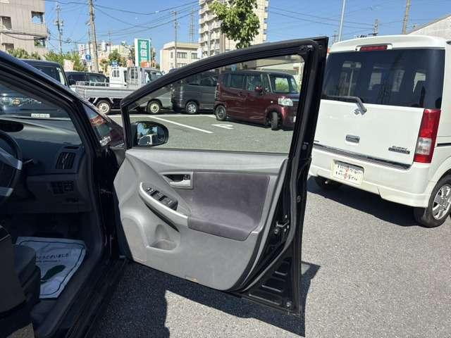 プリウス Ｓ　禁煙　ナビＴＶ　スマキ―　ＥＴＣ　社外ＡＷ（15枚目）