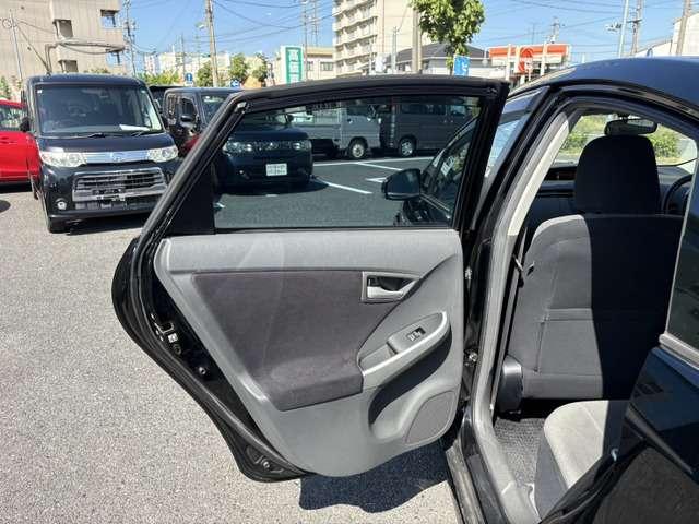 プリウス Ｓ　禁煙　ナビＴＶ　スマキ―　ＥＴＣ　社外ＡＷ（16枚目）