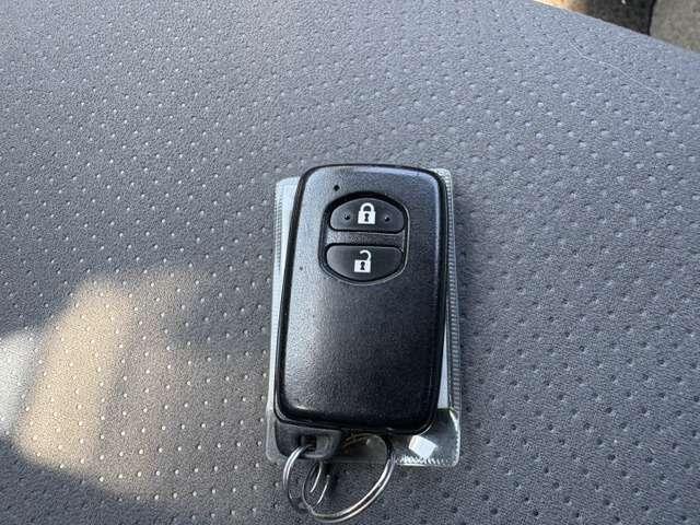 プリウス Ｓ　禁煙　ナビＴＶ　スマキ―　ＥＴＣ　社外ＡＷ（30枚目）