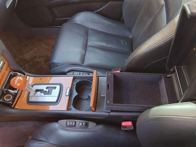 ガリュー 　禁煙　左ハンドル　ＲＲ仕様　Ｖ８　ＥＴＣ　黒革　サンルーフ　アルミ（32枚目）