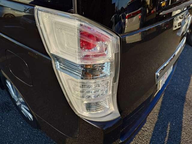 ステップワゴンスパーダ Ｚ　禁煙　ナビＴＶ　Ｂカメ　スマキ―　両電スラ　ＥＴＣ　ＤＶＤ　フグ　アルミ　保証付き（14枚目）