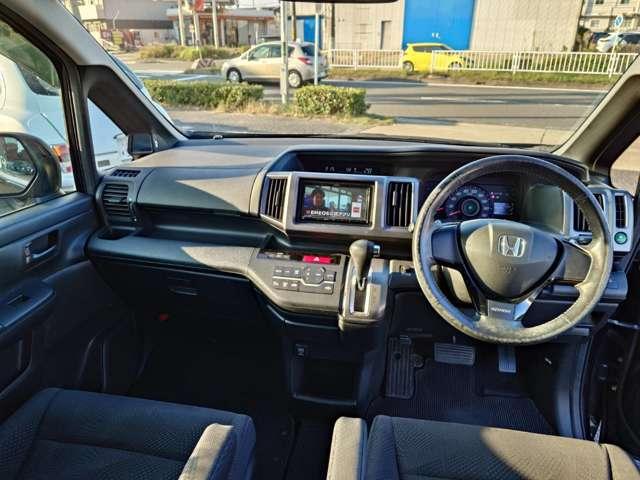 ステップワゴンスパーダ Ｚ　禁煙　ナビＴＶ　Ｂカメ　スマキ―　両電スラ　ＥＴＣ　ＤＶＤ　フグ　アルミ　保証付き（28枚目）