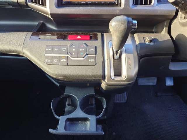 ステップワゴンスパーダ Ｚ　禁煙　ナビＴＶ　Ｂカメ　スマキ―　両電スラ　ＥＴＣ　ＤＶＤ　フグ　アルミ　保証付き（33枚目）