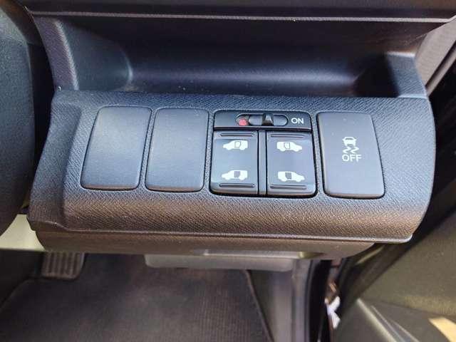 ステップワゴンスパーダ Ｚ　禁煙　ナビＴＶ　Ｂカメ　スマキ―　両電スラ　ＥＴＣ　ＤＶＤ　フグ　アルミ　保証付き（41枚目）