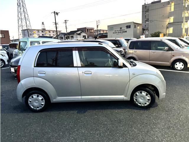 ピノ 禁煙 5速マニュアル CD ドアバイザー(3枚目)