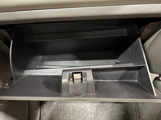 ピノ 禁煙 5速マニュアル CD ドアバイザー(40枚目)