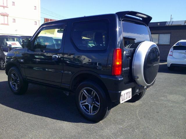 ジムニー ランドベンチャー　１０型　ワンオーナー　フルセグナビ　純正ルーフスポイラー　バックカメラ　ＥＴＣ　リトラクタブルミラー　ステアリングスイッチ　純正フットライトイルミネーション　ドライブレコーダー　ヒートシター（15枚目）