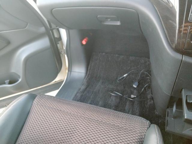 エルグランド 250ハイウェイスター アルパイン8型ナビ フルセグTV DVD 後部モニター 新品タイヤ バックカメラ 両側パワスラ インテリキー2個 プッシュスタート ETC HIDヘッドライト(43枚目)