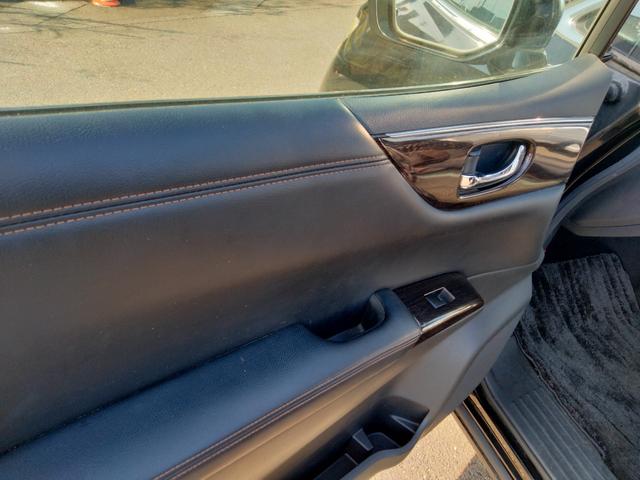 エルグランド ２５０ハイウェイスター　ナビ　フルセグＴＶ　ＤＶＤ　マルチビューカメラ　ＢＬＵＥＴＯＯＴＨ　タバコ臭無し　インテリキー２個　プッシュスタート　両側パワスラ　ＥＴＣ　盗難防止システム　ＨＩＤヘッドライト（46枚目）