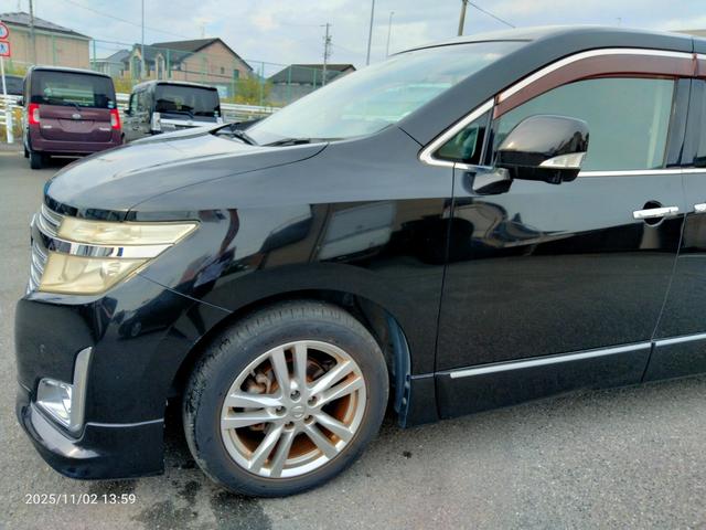 エルグランド ２５０ハイウェイスター　ナビ　フルセグＴＶ　ＤＶＤ　マルチビューカメラ　ＢＬＵＥＴＯＯＴＨ　タバコ臭無し　インテリキー２個　プッシュスタート　両側パワスラ　ＥＴＣ　盗難防止システム　ＨＩＤヘッドライト（60枚目）