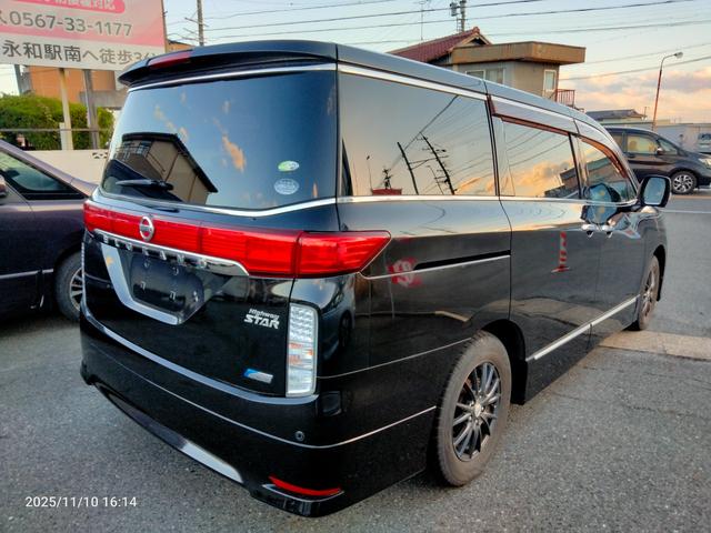 エルグランド ２５０ハイウェイスター　ナビ　フルセグＴＶ　アラウンドビューカメラ　新品タイヤ　後部モニター　ＤＶＤ　ＢＬＵＥＴＯＯＴＨ　両側パワスラ　インテリキー　プッシュスタート　コーナーセンサー　ＨＩＤヘッドライト（4枚目）