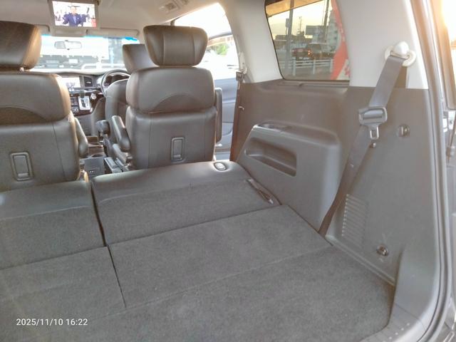 エルグランド ２５０ハイウェイスター　ナビ　フルセグＴＶ　アラウンドビューカメラ　新品タイヤ　後部モニター　ＤＶＤ　ＢＬＵＥＴＯＯＴＨ　両側パワスラ　インテリキー　プッシュスタート　コーナーセンサー　ＨＩＤヘッドライト（44枚目）