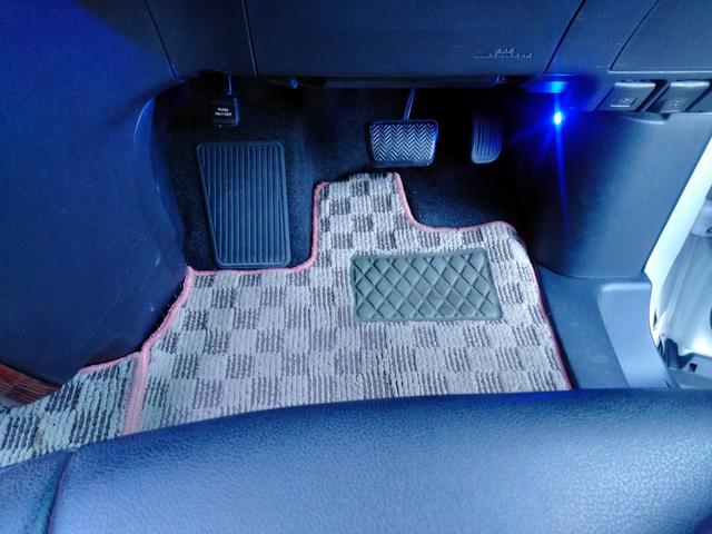 ヴェルファイア ２．４Ｚ　ナビ　フルセグＴＶ　後部モニター　ＤＶＤ　バックカメラ　前後ドラレコ　タバコ臭無し　サンルーフ　両側パワスラ　スマートキー２個　プッシュスタート　ＥＴＣ　ＨＩＤヘッドライト　盗難防止システム（37枚目）