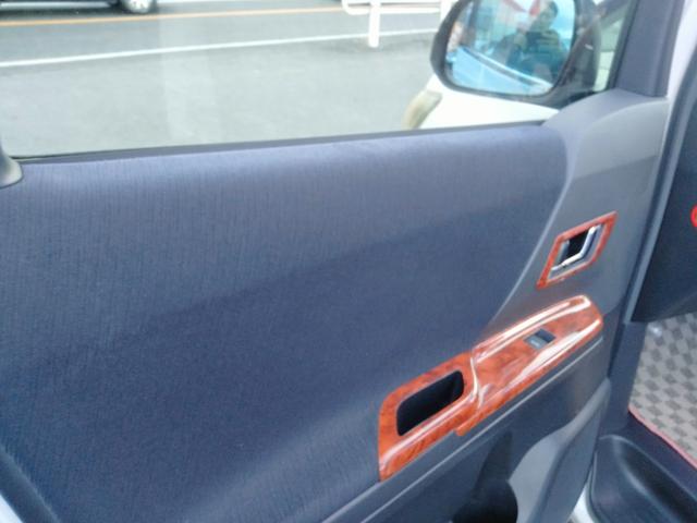 ヴェルファイア ２．４Ｚ　ナビ　フルセグＴＶ　後部モニター　ＤＶＤ　バックカメラ　前後ドラレコ　タバコ臭無し　サンルーフ　両側パワスラ　スマートキー２個　プッシュスタート　ＥＴＣ　ＨＩＤヘッドライト　盗難防止システム（48枚目）