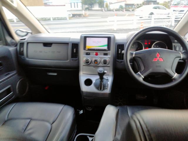 シートの切れ・破れや目立つ染み汚れ等はございません。