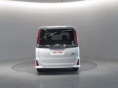 Ｕ-Ｃａｒの販売だけでなく自動車保険、携帯電話の販売も行っております。 5