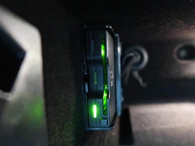 S E-ハイブリッド サンルーフ 純正OP20インチAW 黒革シート 全席シートヒーター クルーズコントロール エアサス 電動リアゲート パワーシート 純正SDナビ フルセグ ETC バックカメラ 禁煙(52枚目)