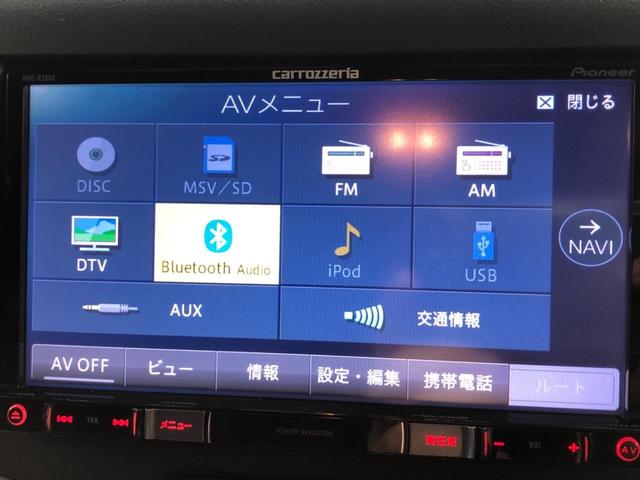 サハラ　黒革シート　前席シートヒーター　カロッツェリア製ＳＤナビ　バックカメラ　フルセグＴＶ　クルーズコントロール　純正１８インチアルミ　ｂｌｕｅｔｏｏｔｈ　ＣＤ／ＤＶＤ　ＡＵＸ　ダウンヒルアシスト　禁煙車(8枚目)