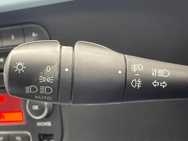 トゥインゴ インテンス　キャンバストップ　キャンバストップ　バックソナー　オートクルーズコントロール　オートライト　キーレスキー　Ｂｌｕｅｔｏｏｔｈ　オートエアコン　ＬＥＤヘッドライト　純正１５インチアルミホイール　雨滴感応式オートワイパー（49枚目）
