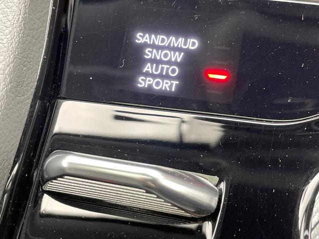 ジープ・グランドチェロキー リミテッド　パノラミックサンルーフ　レーダークルーズコントロール　パノラミックビューモニター　シートベンチレーター　ブラインドスポットアシスト　黒革シート　ＡＬＰＩＮＥ製ナビ／サウンド　全席シートヒーター　禁煙車（52枚目）