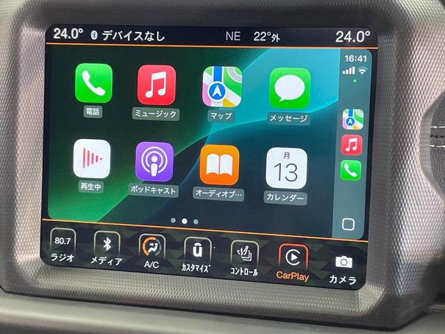 ジープ・ラングラーアンリミテッド サハラ　レザーＰＫＧ　レーダークルーズコントロール　フロント／サイド／バックカメラ　アップルカープレイ　ＡＬＰＩＮＥ製サウンド　ブラインドスポットアシスト　前席シートヒーター　黒革シート　純正ナビ　禁煙車（6枚目）