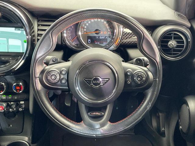 ＭＩＮＩ クーパーＳ　５ドア　エナジェティックスタイル　ユニオンジャックテールランプ　レーダークルコン　ペッパーパッケージ　純正ナビ　バックカメラ　Ｂｌｕｅｔｏｏｔｈ　ＬＥＤヘッドランプ　コンフォートアクセス　ＥＴＣ　禁煙（10枚目）