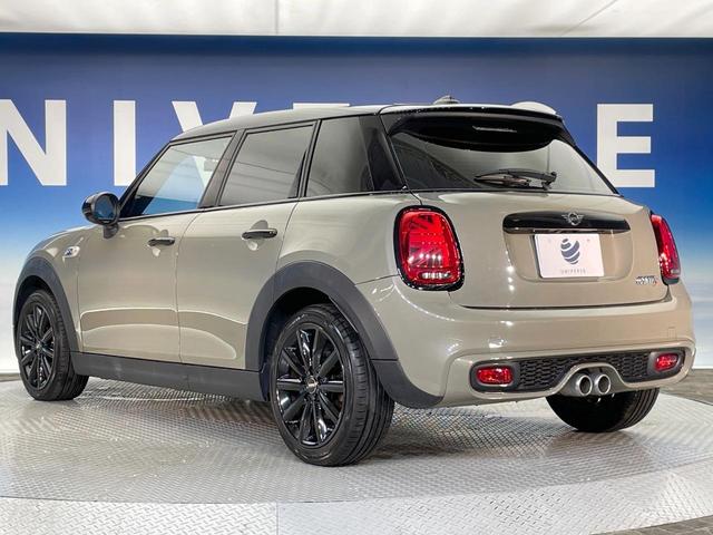 ＭＩＮＩ クーパーＳ　５ドア　エナジェティックスタイル　ユニオンジャックテールランプ　レーダークルコン　ペッパーパッケージ　純正ナビ　バックカメラ　Ｂｌｕｅｔｏｏｔｈ　ＬＥＤヘッドランプ　コンフォートアクセス　ＥＴＣ　禁煙（17枚目）