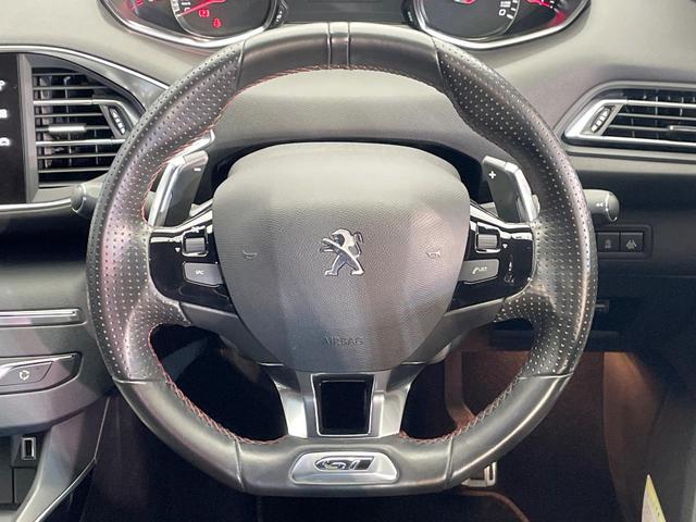 ３０８ ＧＴ　ブルーＨＤｉ　レーダークルコン　ＡｐｐｌｅＣａｒＰｌａｙ　ディーゼル車　バックカメラ　純正ナビ　オートデュアルエアコン　スマートキー　ＥＴＣ車載器　禁煙車　オートハイビーム　フルセグＴＶ　Ｂｌｕｅｔｏｏｔｈ（10枚目）