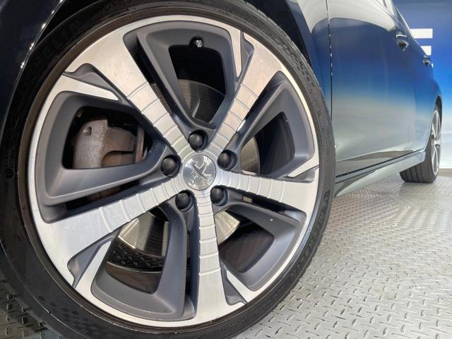 ３０８ ＧＴ　ブルーＨＤｉ　レーダークルコン　ＡｐｐｌｅＣａｒＰｌａｙ　ディーゼル車　バックカメラ　純正ナビ　オートデュアルエアコン　スマートキー　ＥＴＣ車載器　禁煙車　オートハイビーム　フルセグＴＶ　Ｂｌｕｅｔｏｏｔｈ（13枚目）