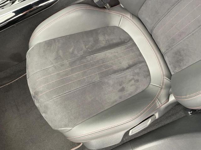 ３０８ ＧＴ　ブルーＨＤｉ　レーダークルコン　ＡｐｐｌｅＣａｒＰｌａｙ　ディーゼル車　バックカメラ　純正ナビ　オートデュアルエアコン　スマートキー　ＥＴＣ車載器　禁煙車　オートハイビーム　フルセグＴＶ　Ｂｌｕｅｔｏｏｔｈ（30枚目）