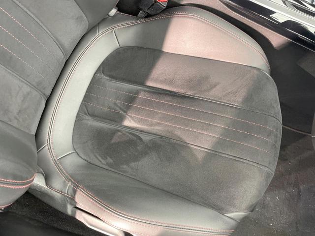 ３０８ ＧＴ　ブルーＨＤｉ　レーダークルコン　ＡｐｐｌｅＣａｒＰｌａｙ　ディーゼル車　バックカメラ　純正ナビ　オートデュアルエアコン　スマートキー　ＥＴＣ車載器　禁煙車　オートハイビーム　フルセグＴＶ　Ｂｌｕｅｔｏｏｔｈ（31枚目）