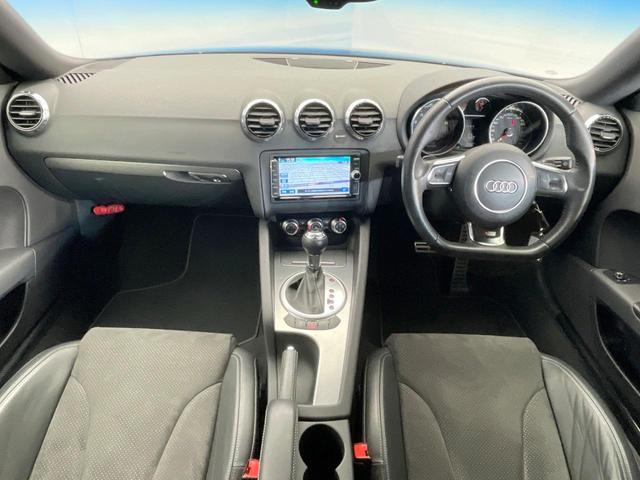 TTクーペ 1.8TFSI Sラインコンペティション 後期型 固定式リアスポイラー 専用19インチアルミホイール 赤キャリパー 革/アルカンターラコンビシート 純正ナビ HIDヘッドライト Bluetooth フルセグTV キーレス ETC車載器 禁煙車(2枚目)