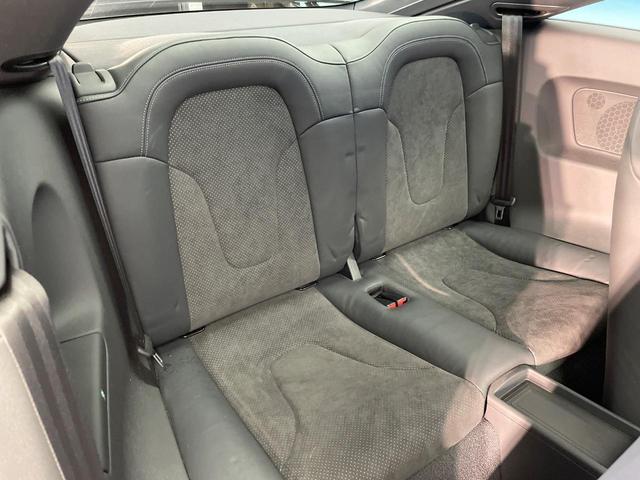 TTクーペ 1.8TFSI Sラインコンペティション 後期型 固定式リアスポイラー 専用19インチアルミホイール 赤キャリパー 革/アルカンターラコンビシート 純正ナビ HIDヘッドライト Bluetooth フルセグTV キーレス ETC車載器 禁煙車(10枚目)