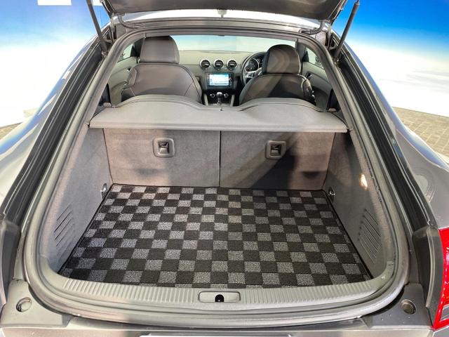 TTクーペ 1.8TFSI Sラインコンペティション 後期型 固定式リアスポイラー 専用19インチアルミホイール 赤キャリパー 革/アルカンターラコンビシート 純正ナビ HIDヘッドライト Bluetooth フルセグTV キーレス ETC車載器 禁煙車(12枚目)