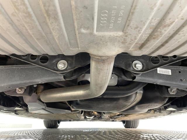 TTクーペ 1.8TFSI Sラインコンペティション 後期型 固定式リアスポイラー 専用19インチアルミホイール 赤キャリパー 革/アルカンターラコンビシート 純正ナビ HIDヘッドライト Bluetooth フルセグTV キーレス ETC車載器 禁煙車(18枚目)