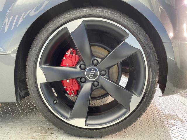 TTクーペ 1.8TFSI Sラインコンペティション 後期型 固定式リアスポイラー 専用19インチアルミホイール 赤キャリパー 革/アルカンターラコンビシート 純正ナビ HIDヘッドライト Bluetooth フルセグTV キーレス ETC車載器 禁煙車(30枚目)